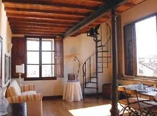 Apartment Palazzo Uguccioni *
